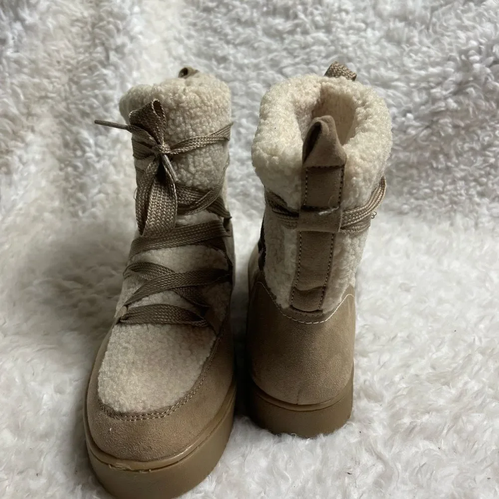 NWT Universal Thread Brigitte ankle Boots khaki and beige faux fur SZ 11
